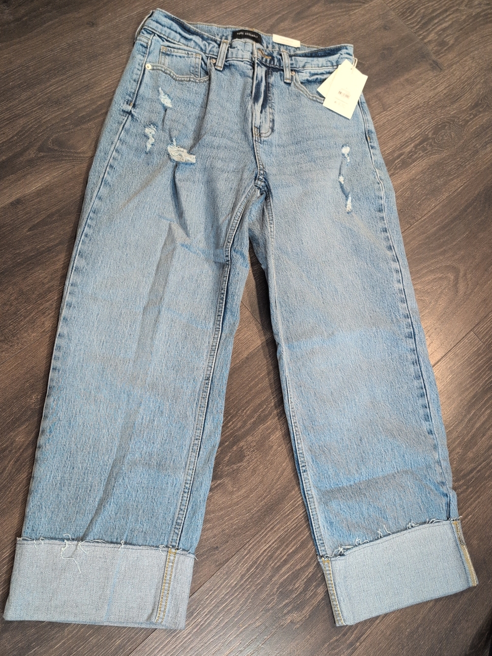 Free Assembly Women's Distressed High Rise Straight Cuff Crop Jean Size 6 NWT